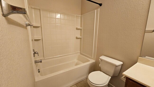 Building Photo - Spacious 3 bedroom Town home in Henderson!!!