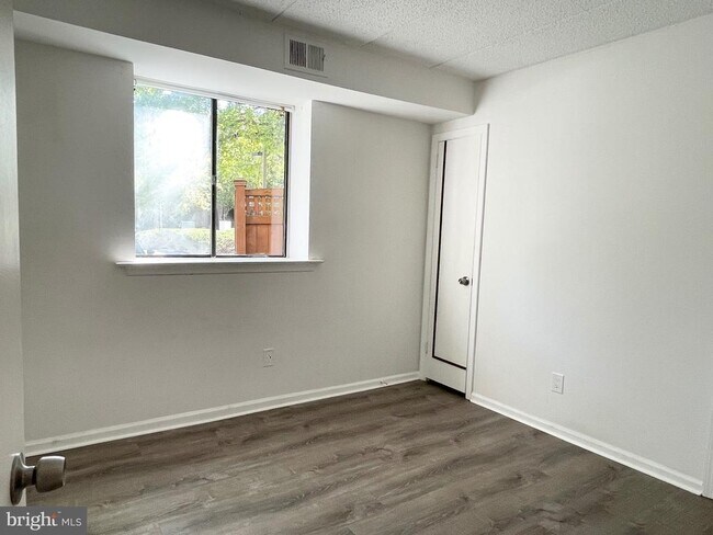 Building Photo - 50 Le Forge Ct