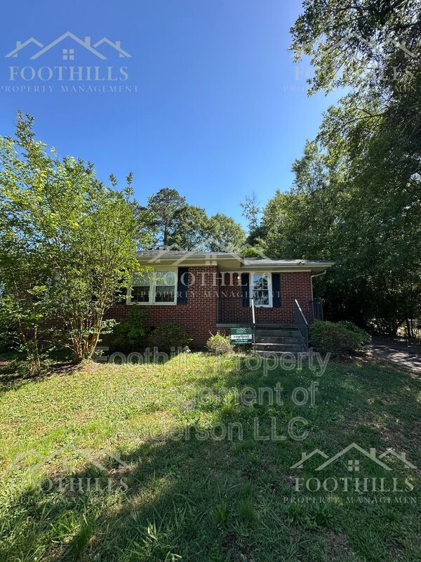 Primary Photo - 2215 Bellview Rd