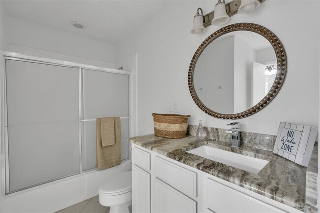 Building Photo - 207 Lakeview Terrace