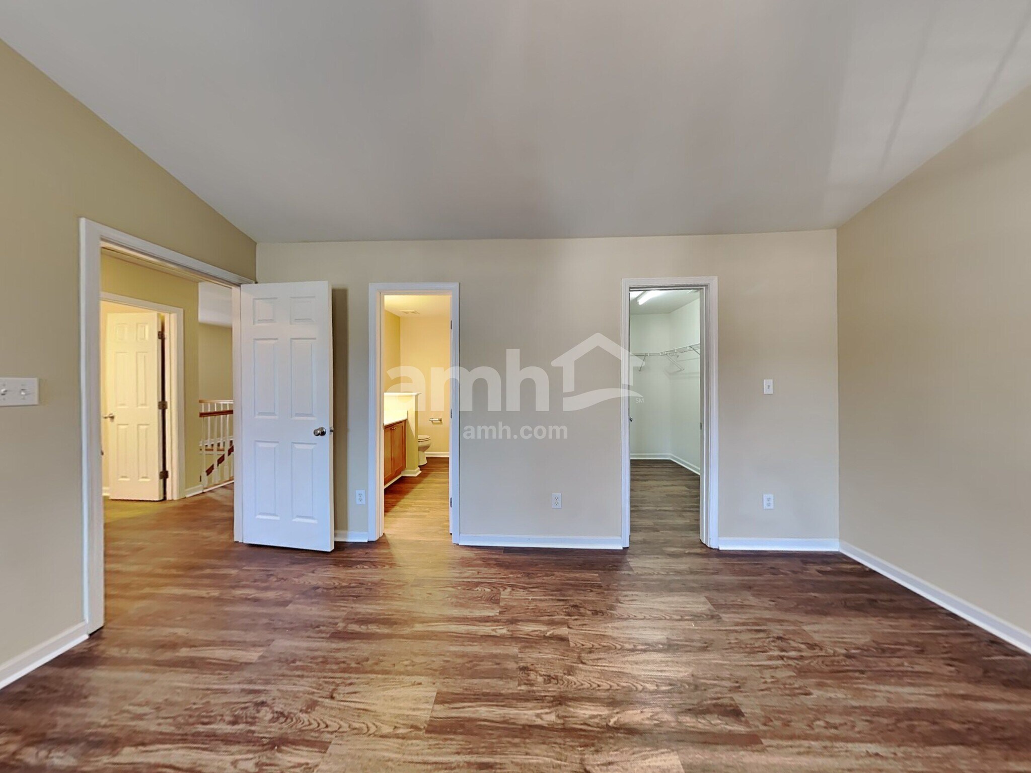 Building Photo - 5716 Running Fox Ln