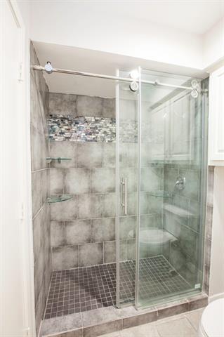 Building Photo - 16114 Shadybank Dr