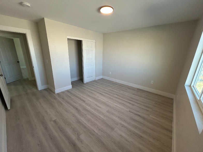 Building Photo - 1541 Laguna St