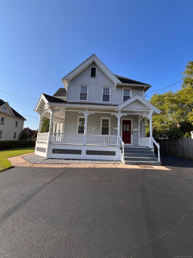 Primary Photo - 702 Farmington Ave