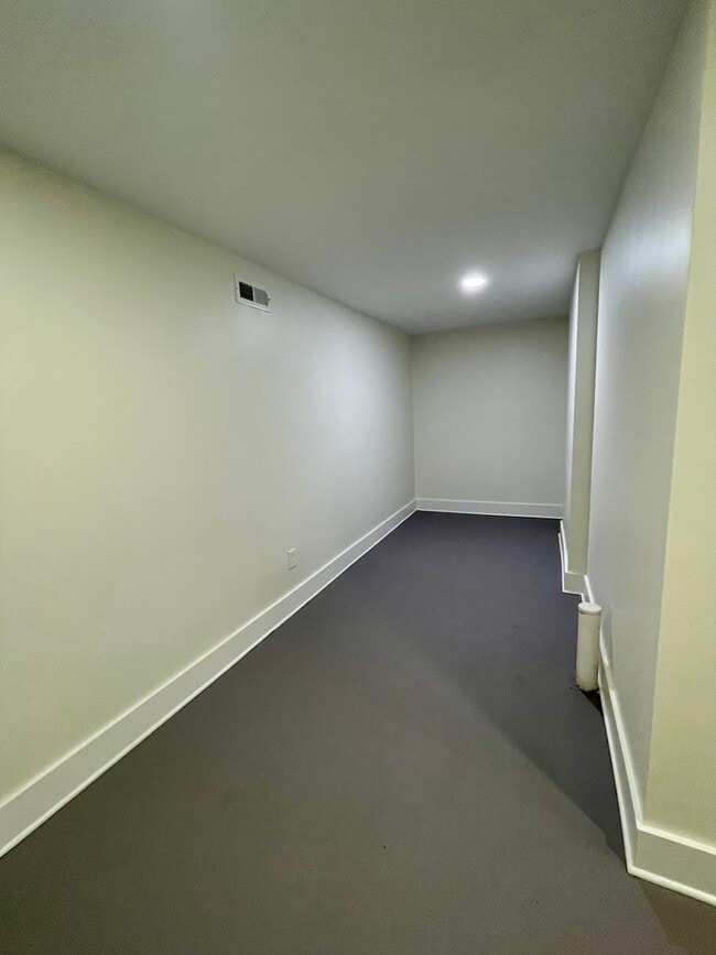 Building Photo - 323 50th Ave N