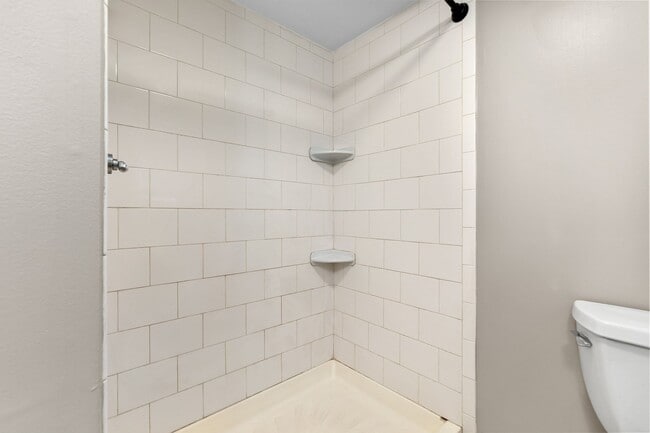 Building Photo - 335 Cabot St