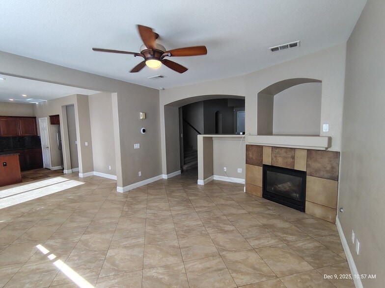 Building Photo - 4715 Deer Forest Ave