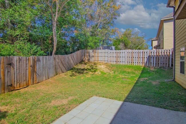 Building Photo - 1907 Westminster Dr