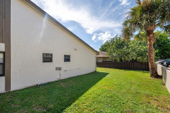 Building Photo - 325 NW 65th Terrace