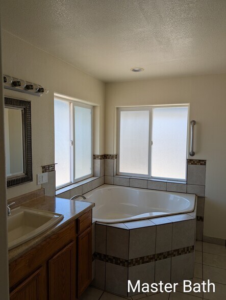 Building Photo - 17980 Manitou Dr