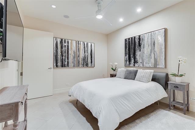 Building Photo - 2408 Victory Park Ln