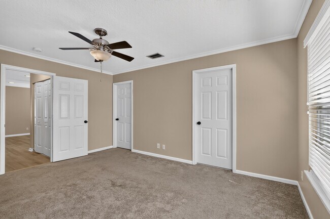 Building Photo - 8103 Bellagio Ln