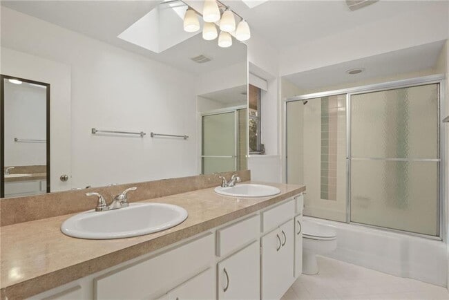 Building Photo - 705 Edgewater Trail