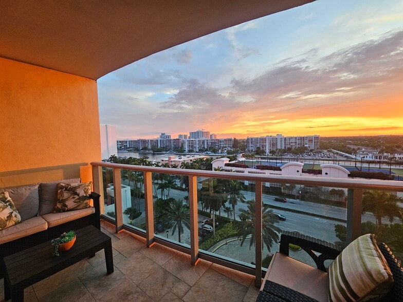 Building Photo - 2501 S Ocean Dr