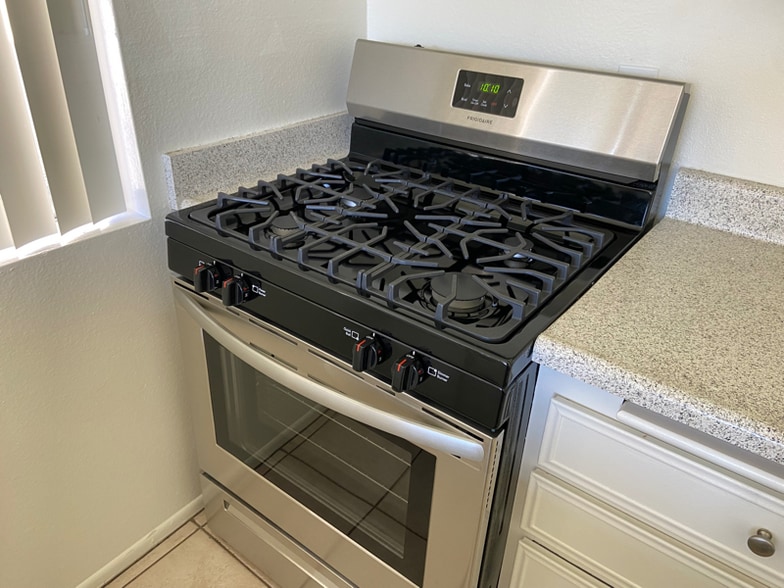 Building Photo - 2151 Pacific Ave