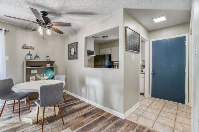 Building Photo - Maumelle Chic Condo