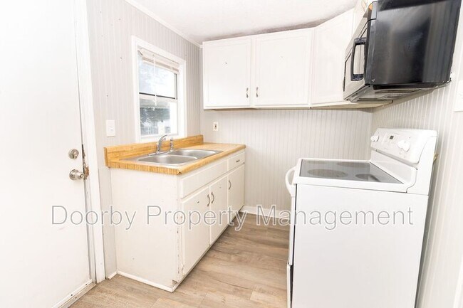 Building Photo - 2901 E 47th St