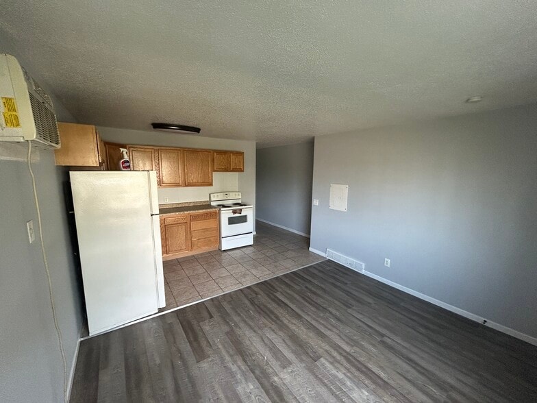 Primary Photo - 608 S 2nd Ave