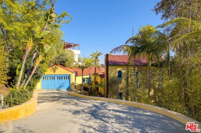 Building Photo - 4778 Cromwell Ave