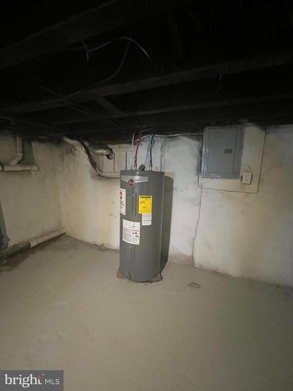 Building Photo - 5928 Chancellor St