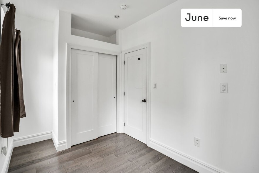 Building Photo - 345 E 21st St