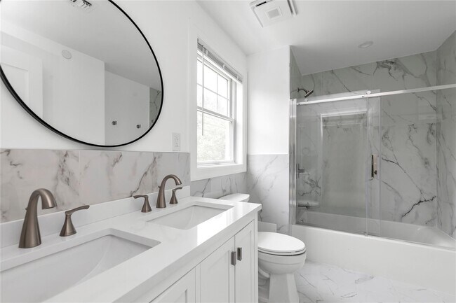 Building Photo - 22 Sagamore Hill Dr