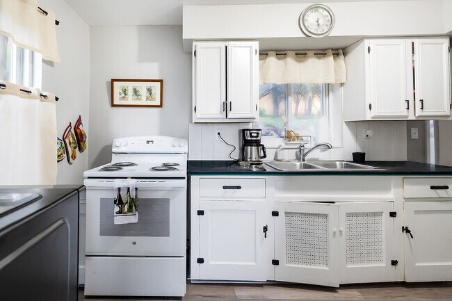 Building Photo - 1411 Brinton Rd