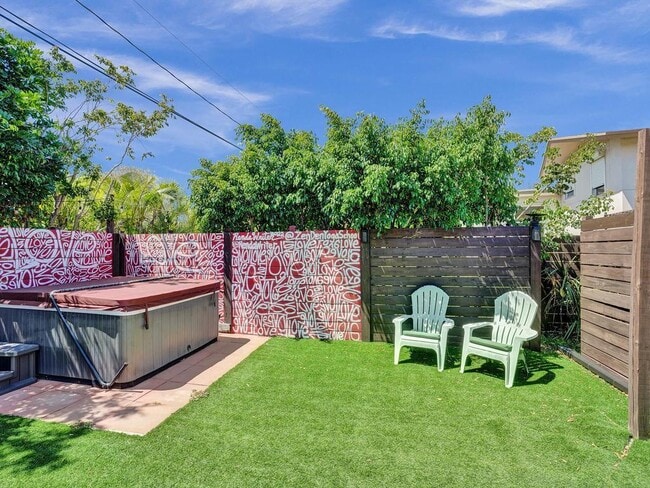 Building Photo - 2099 NE 4th Ct