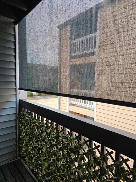 Building Photo - 4833 Zenith St