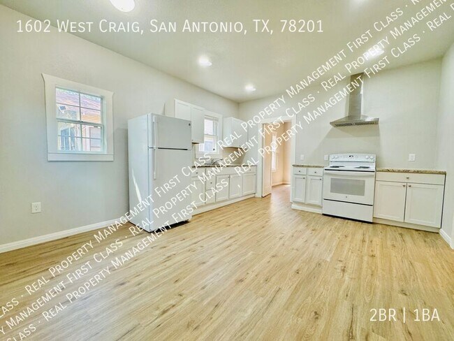Building Photo - 1602 W Craig Pl