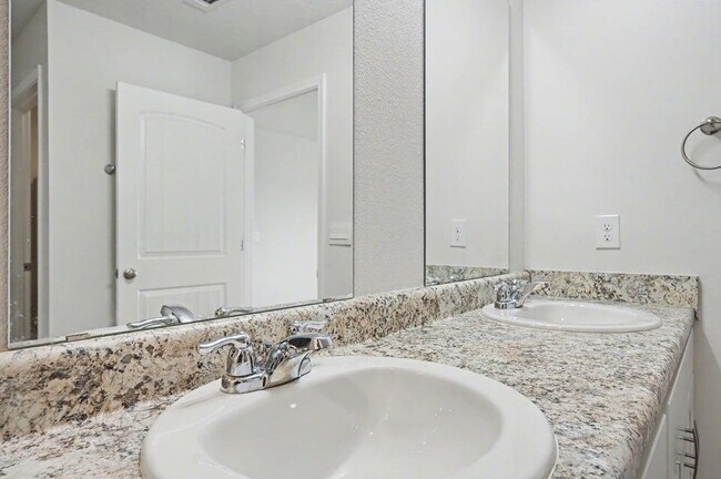 Building Photo - 3277 Chapelwood Dr