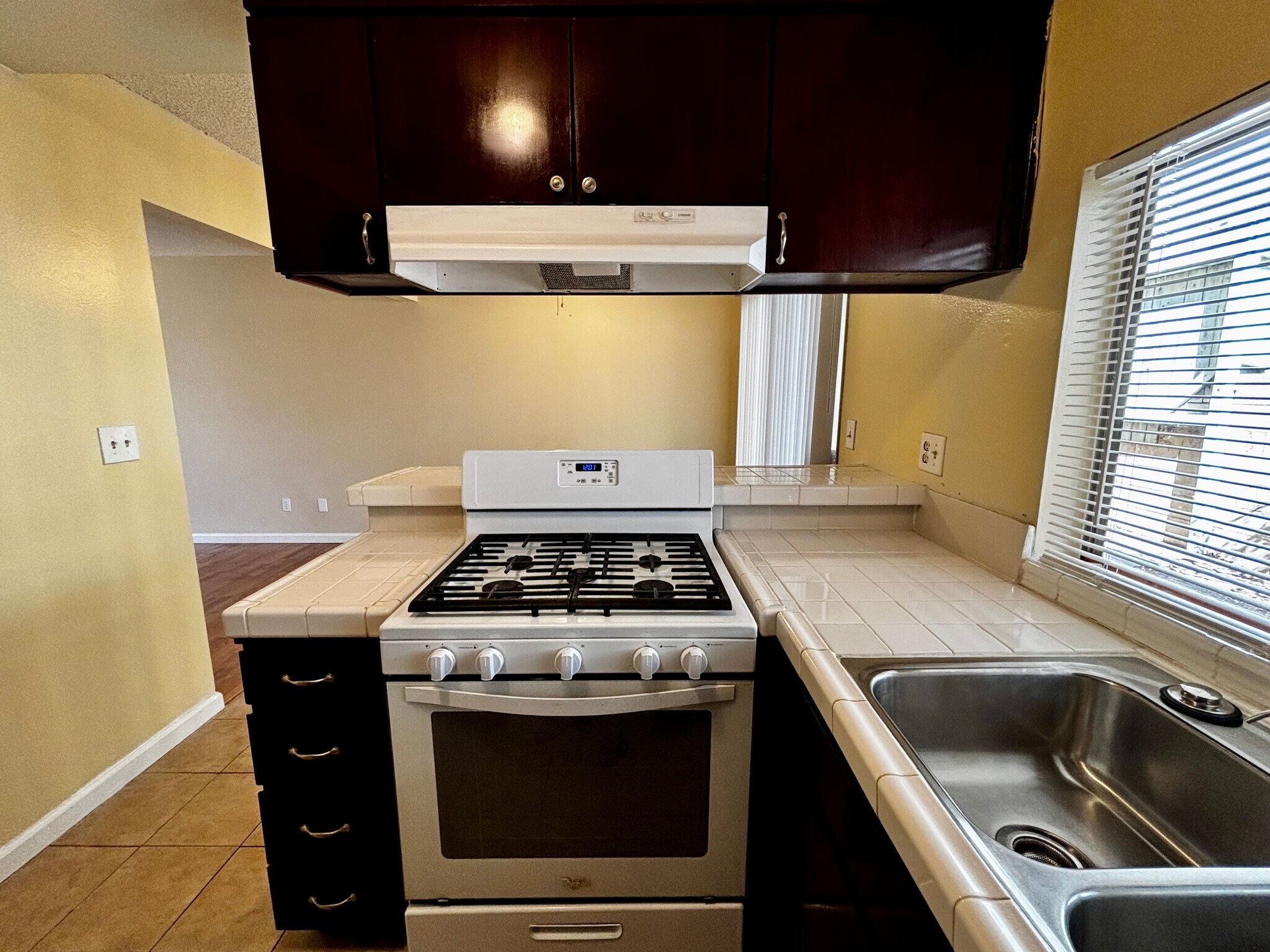 Building Photo - 1601 Via Mirada