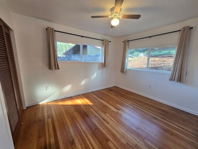 Building Photo - Calm Surrounds This Beautiful Cabin Home