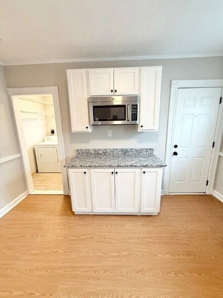 Building Photo - 18 Salina Rd