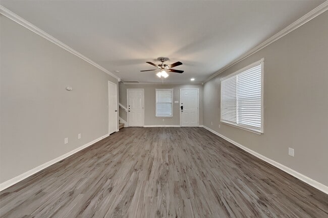 Building Photo - 11802 Rolling Stream Dr