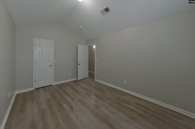 Building Photo - 89 Smokewood Dr