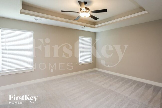 Building Photo - 2217 NE Janessa Dr