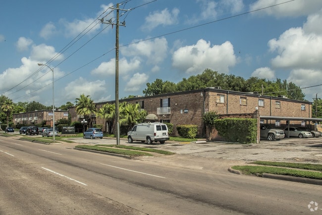 Building Photo - Royal Beechnut
