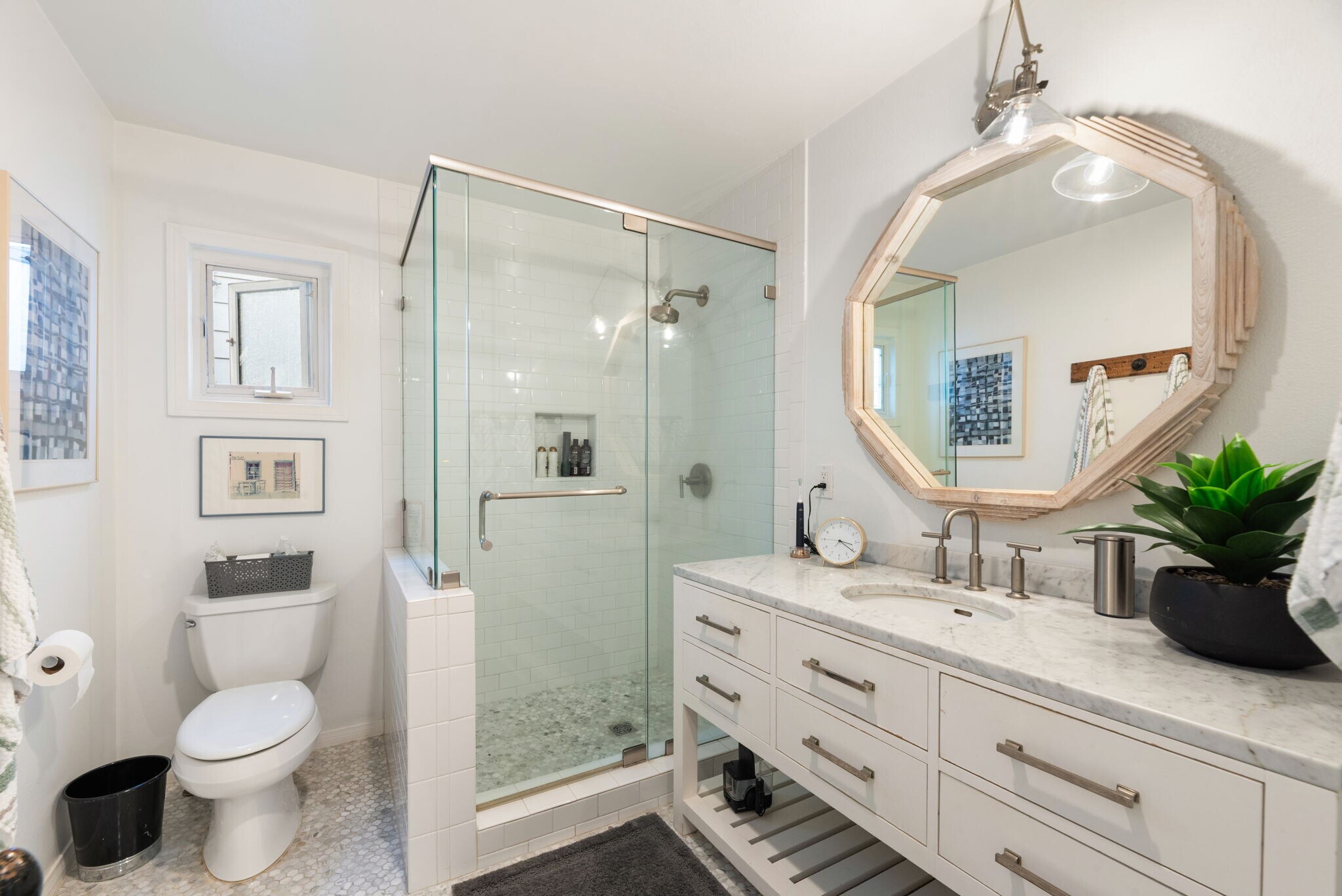 Building Photo - 330 28th St