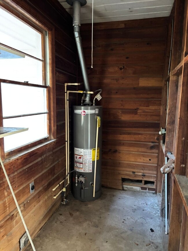 Building Photo - 2001 Michael Terrace