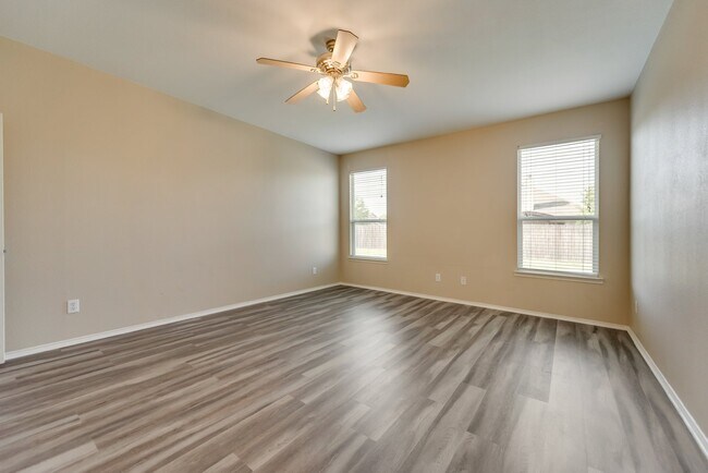 Building Photo - Updated 3-2-2 Ranch in McKamy Evers (North Denton)