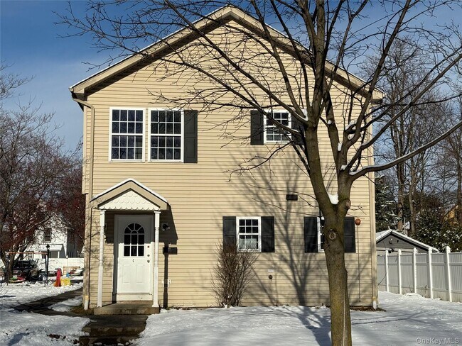 Building Photo - 17 Orchard Pl