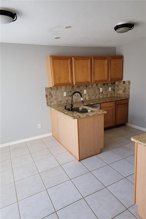Building Photo - 1379 Persimmon Ct