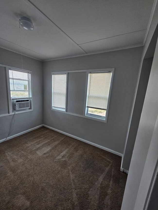 Building Photo - 529 Revere Rd