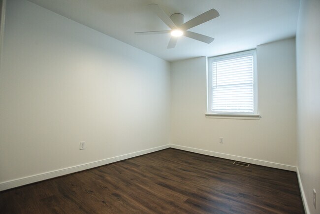 Building Photo - 2109 Lauderdale Dr