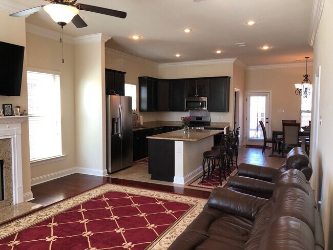 Building Photo - Energy Smart Home!