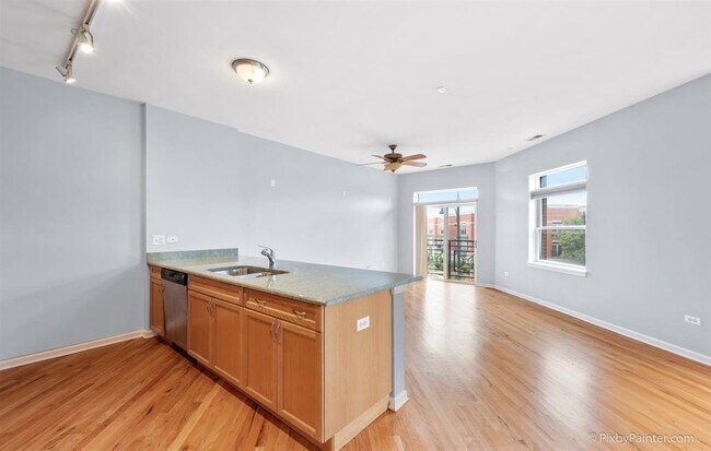 Building Photo - 757 W 14th St