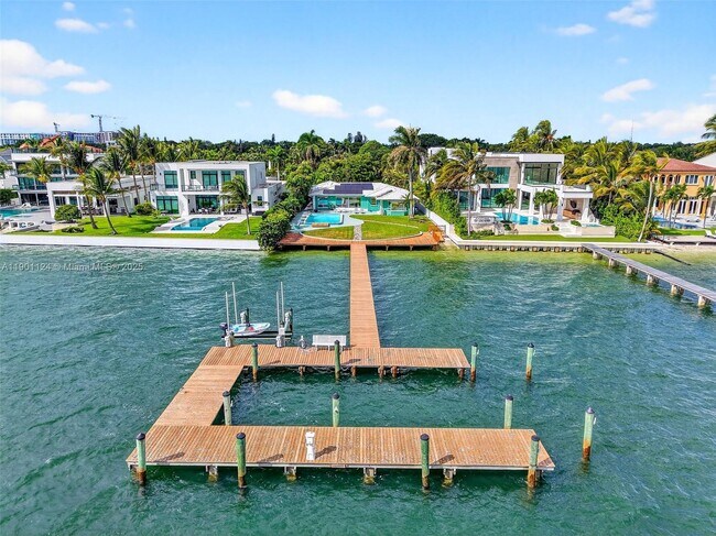 Building Photo - 2910 N Flagler Dr