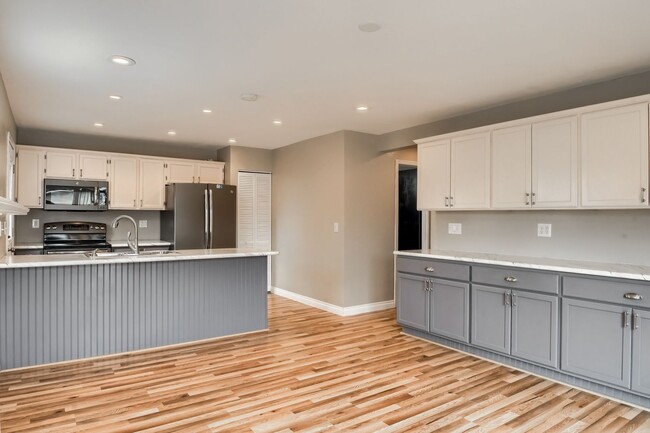 Building Photo - 4 Bedroom Home in Parker