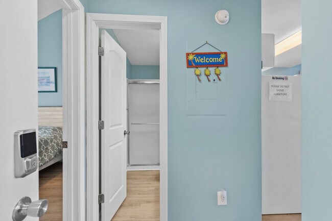 Building Photo - 1850 Colony Dr